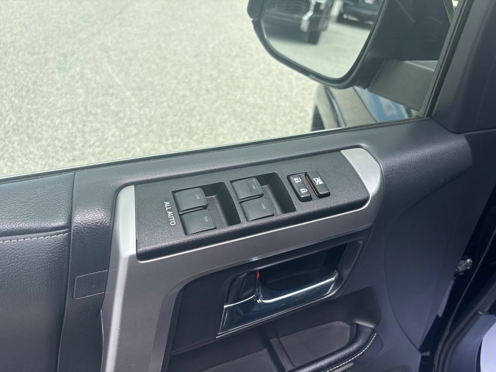 Used 2023 Toyota 4Runner Limited AWD/4WD image 15