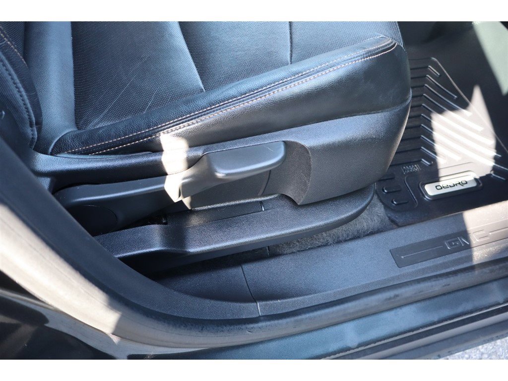 Used 2020 GMC Terrain SLT image 26