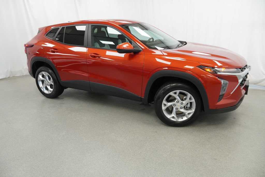 Certified 2024 Chevrolet Trax LS w/ LS Convenience Package FWD image 7