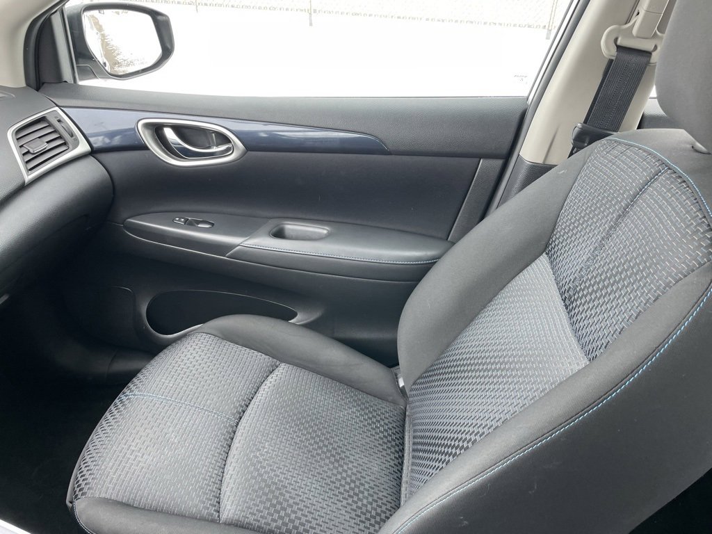 Used 2017 Nissan Sentra SR w/ SR Midnight Edition image 16