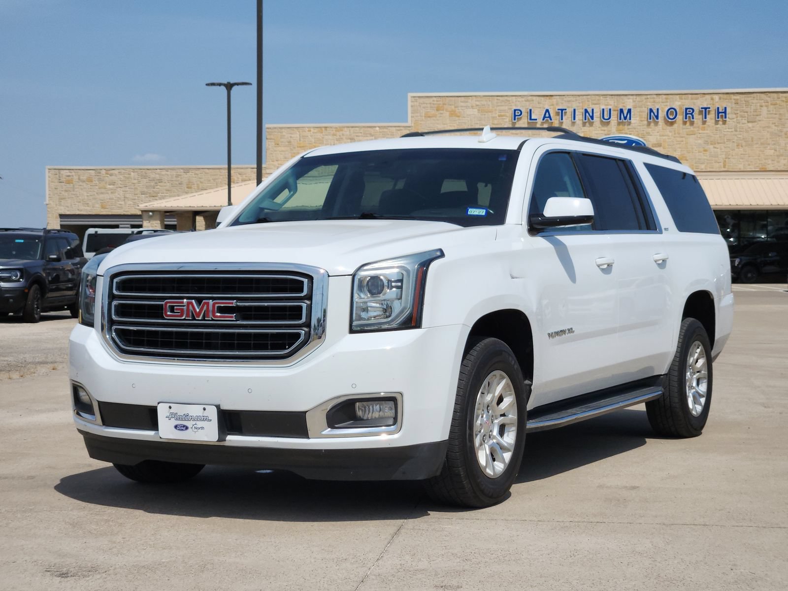 Used 2019 GMC Yukon XL SLT w/ Open Road Package AWD/4WD image 2