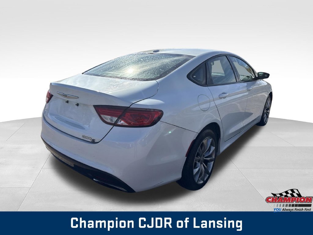 Used 2015 Chrysler 200 S FWD image 7