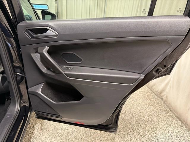 Used 2021 Volkswagen Tiguan SE image 18