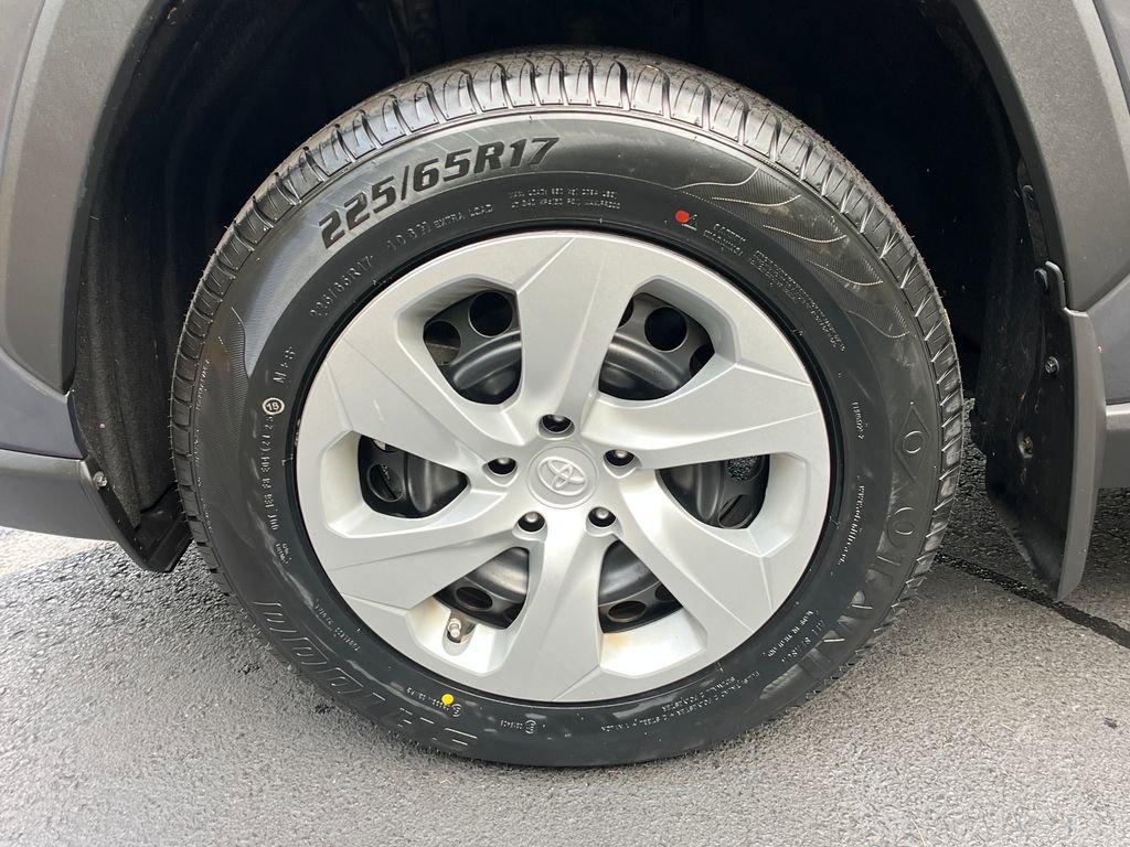 Used 2022 Toyota RAV4 LE image 23