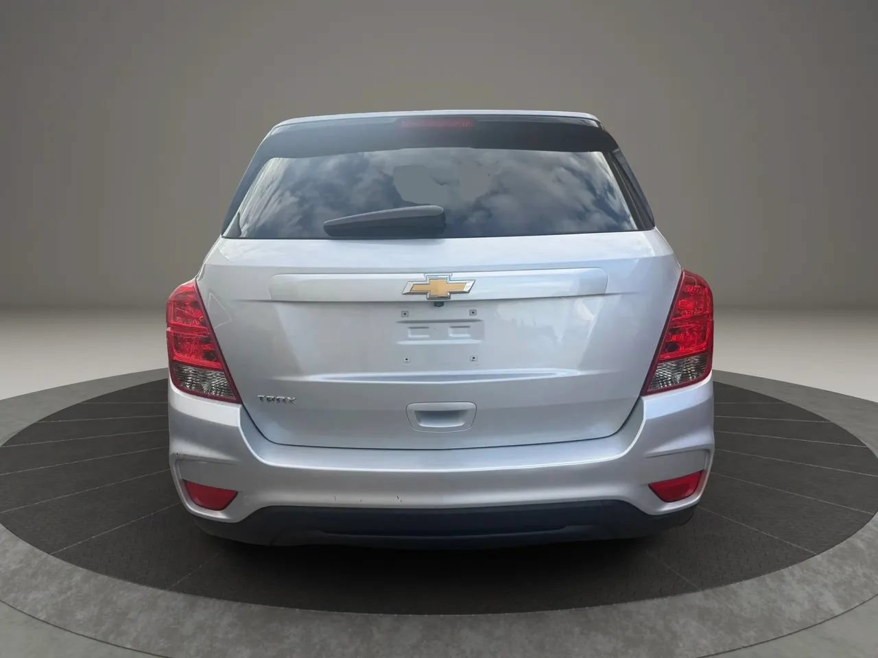 Used 2020 Chevrolet Trax LS w/ Tint and Cruise Package FWD image 6