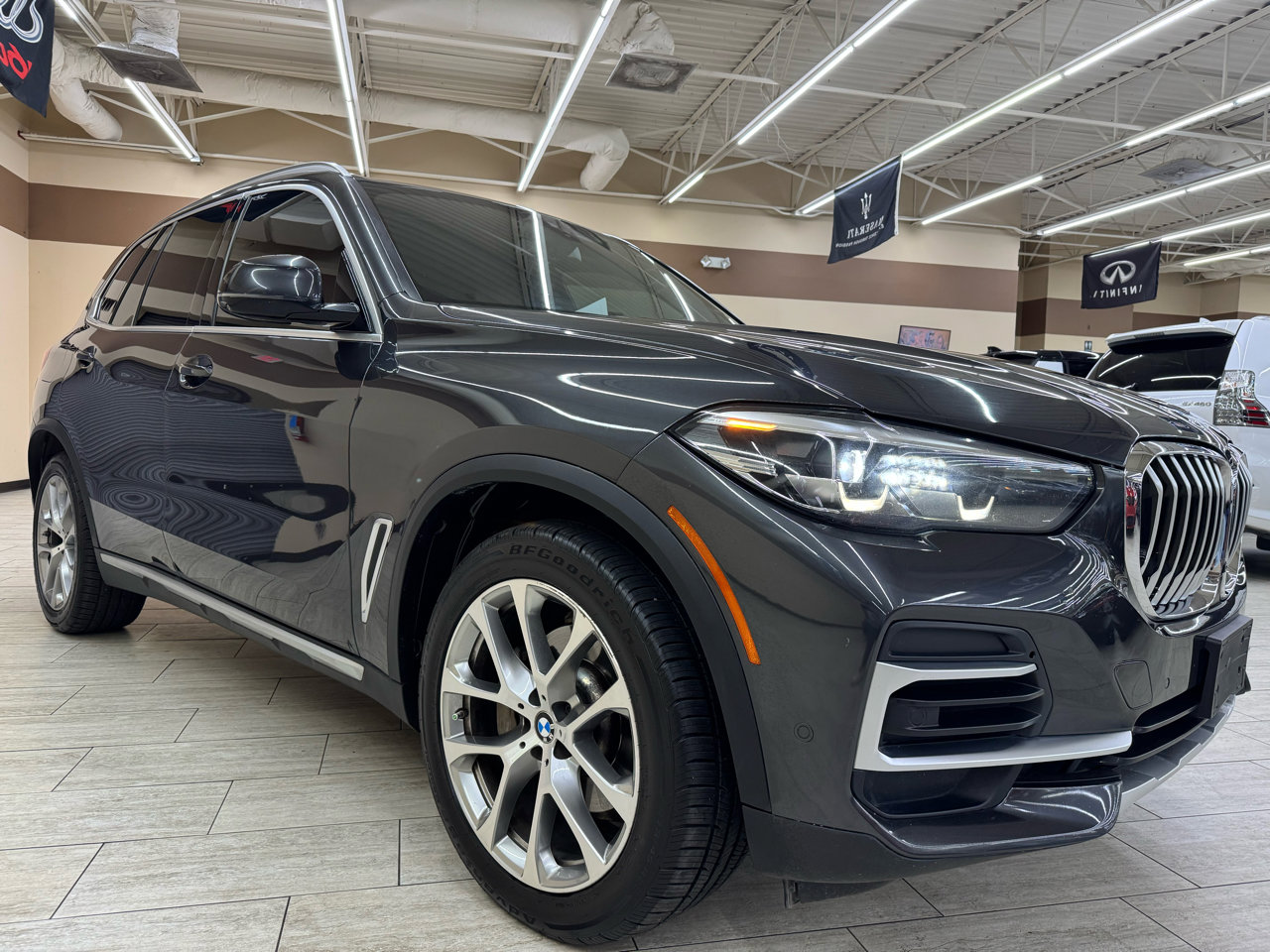 Used 2022 BMW X5 sDrive40i w/ Luxury Seating Package image 14