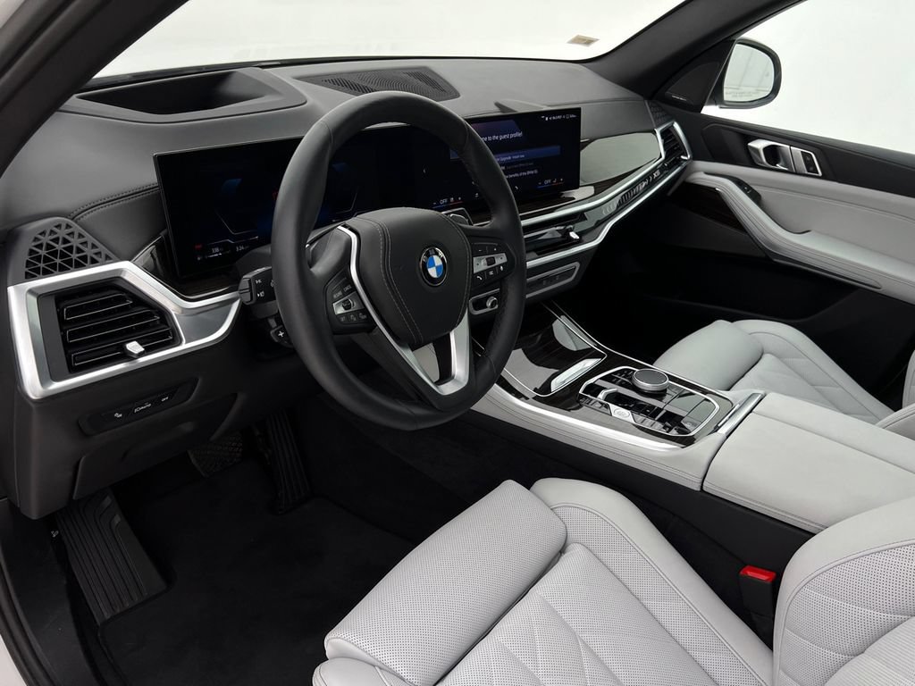 Used 2024 BMW X5 xDrive40i w/ Premium Package AWD/4WD image 12