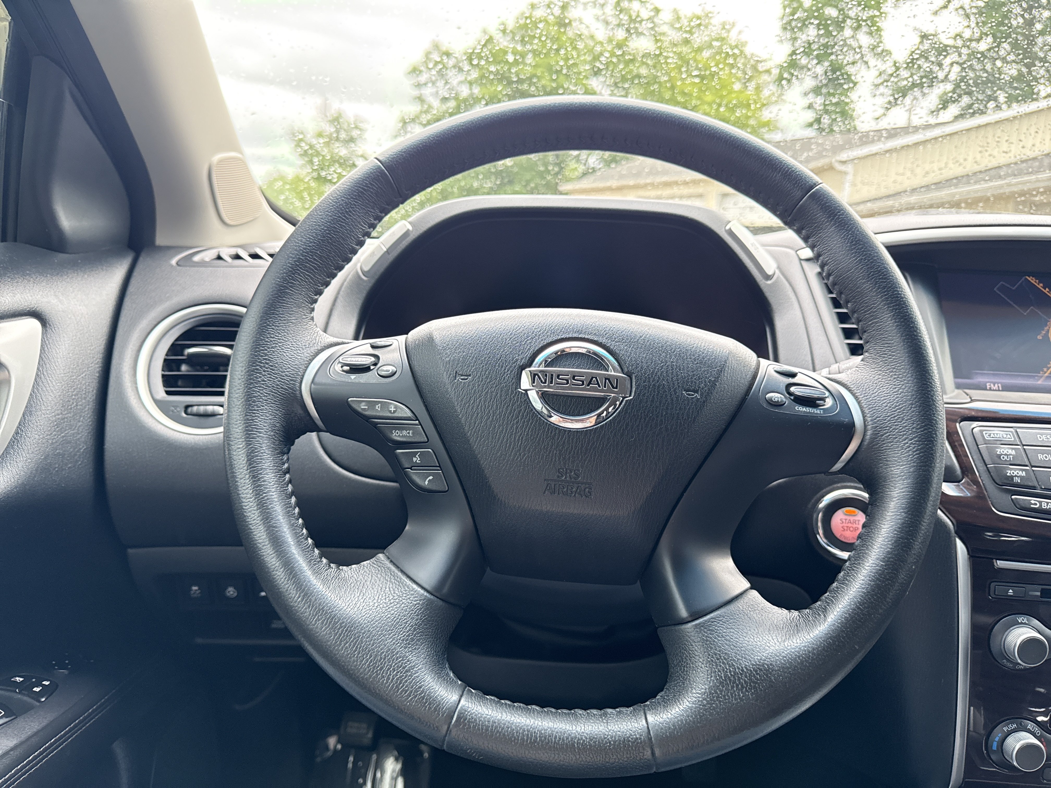 Used 2014 Nissan Pathfinder Platinum FWD image 24