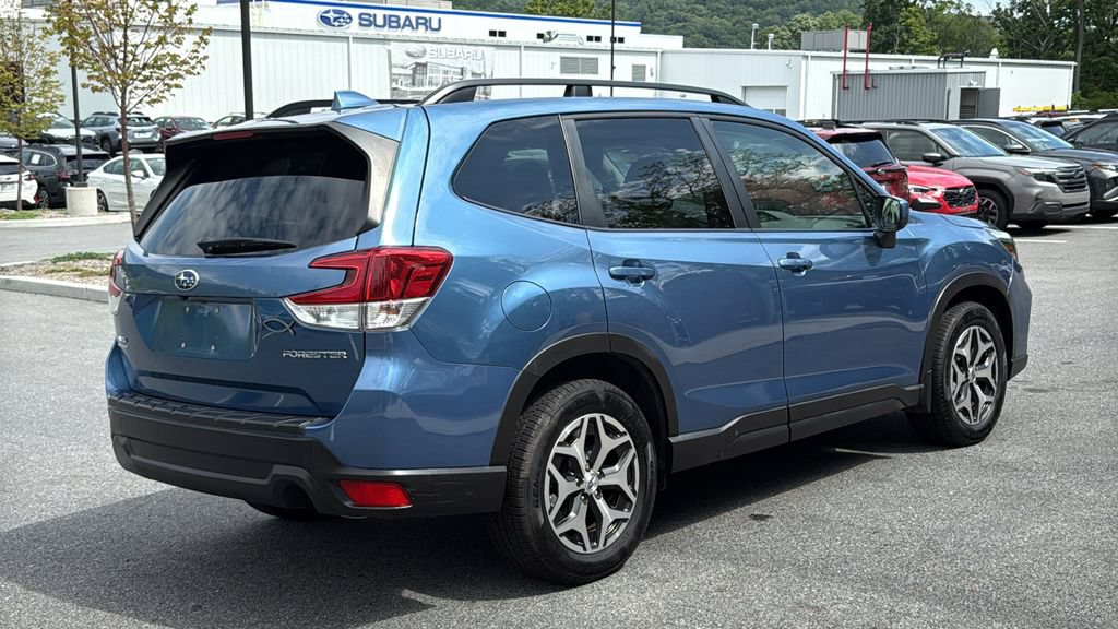 Used 2019 Subaru Forester Premium AWD/4WD image 4