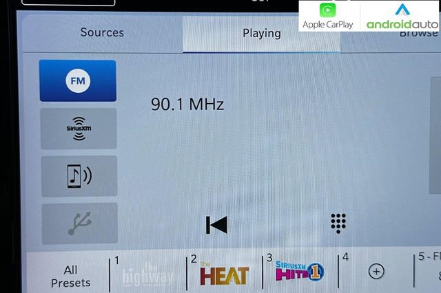 Used 2025 Chrysler Pacifica Select image 20