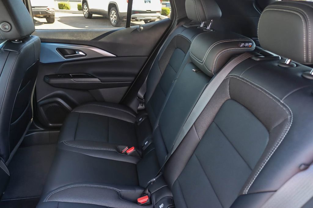 New 2026 Chevrolet Equinox EV LT image 17