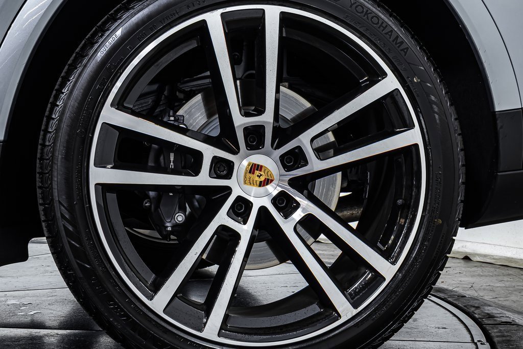Certified 2025 Porsche Cayenne image 25