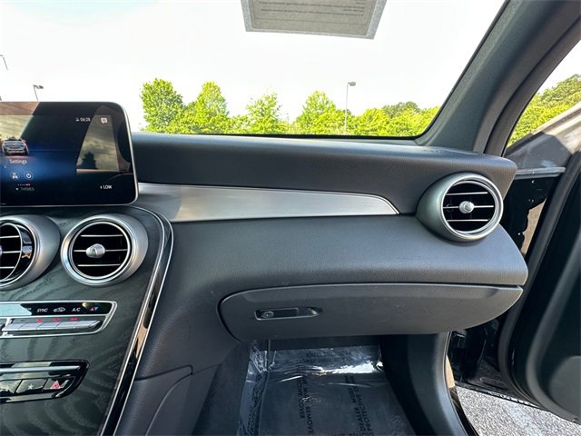 Used 2022 Mercedes-Benz GLC 300 image 16