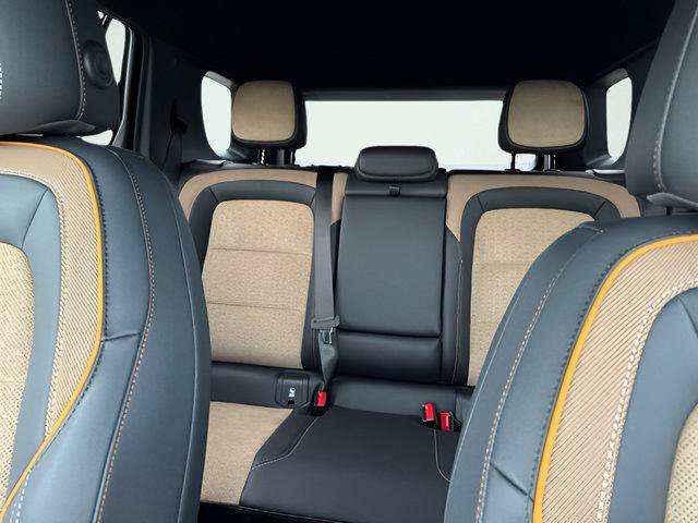 New 2026 Chevrolet Equinox ACTIV w/ Convenience Package III AWD/4WD image 23