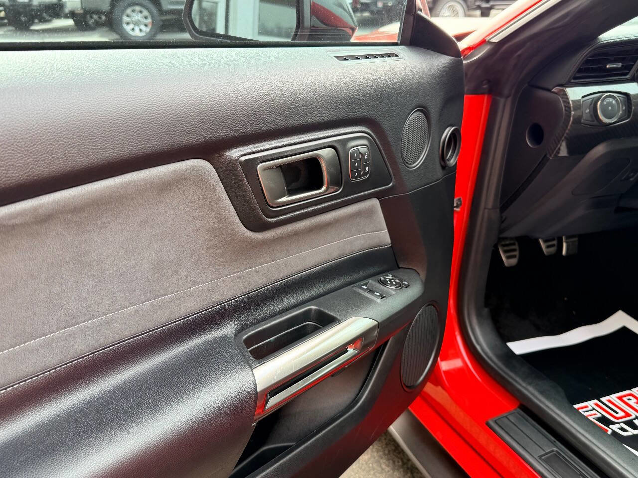 Used 2020 Ford Mustang Shelby GT350 w/ Technology Package image 18