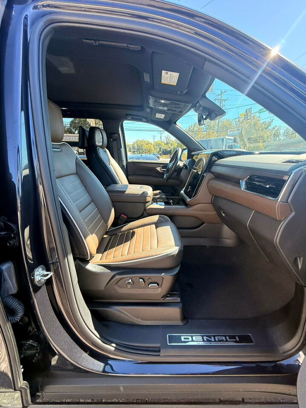 Used 2025 GMC Yukon XL Denali Ultimate image 26