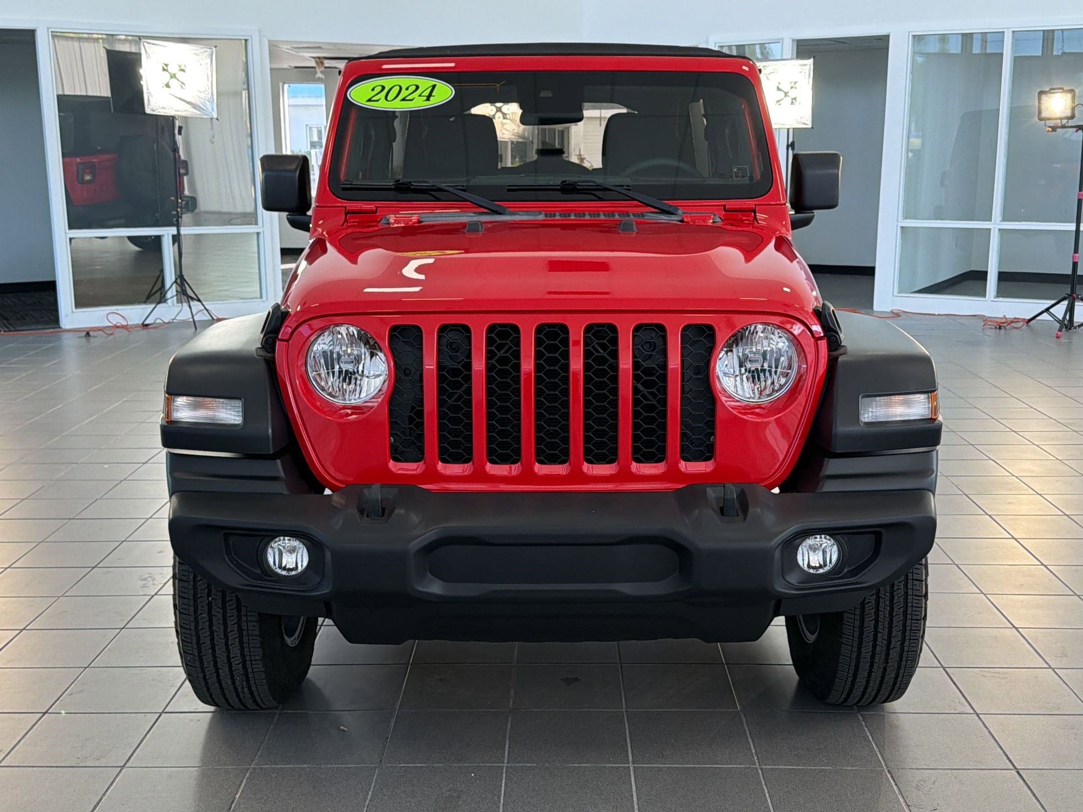 Used 2024 Jeep Wrangler Unlimited Sport AWD/4WD image 6