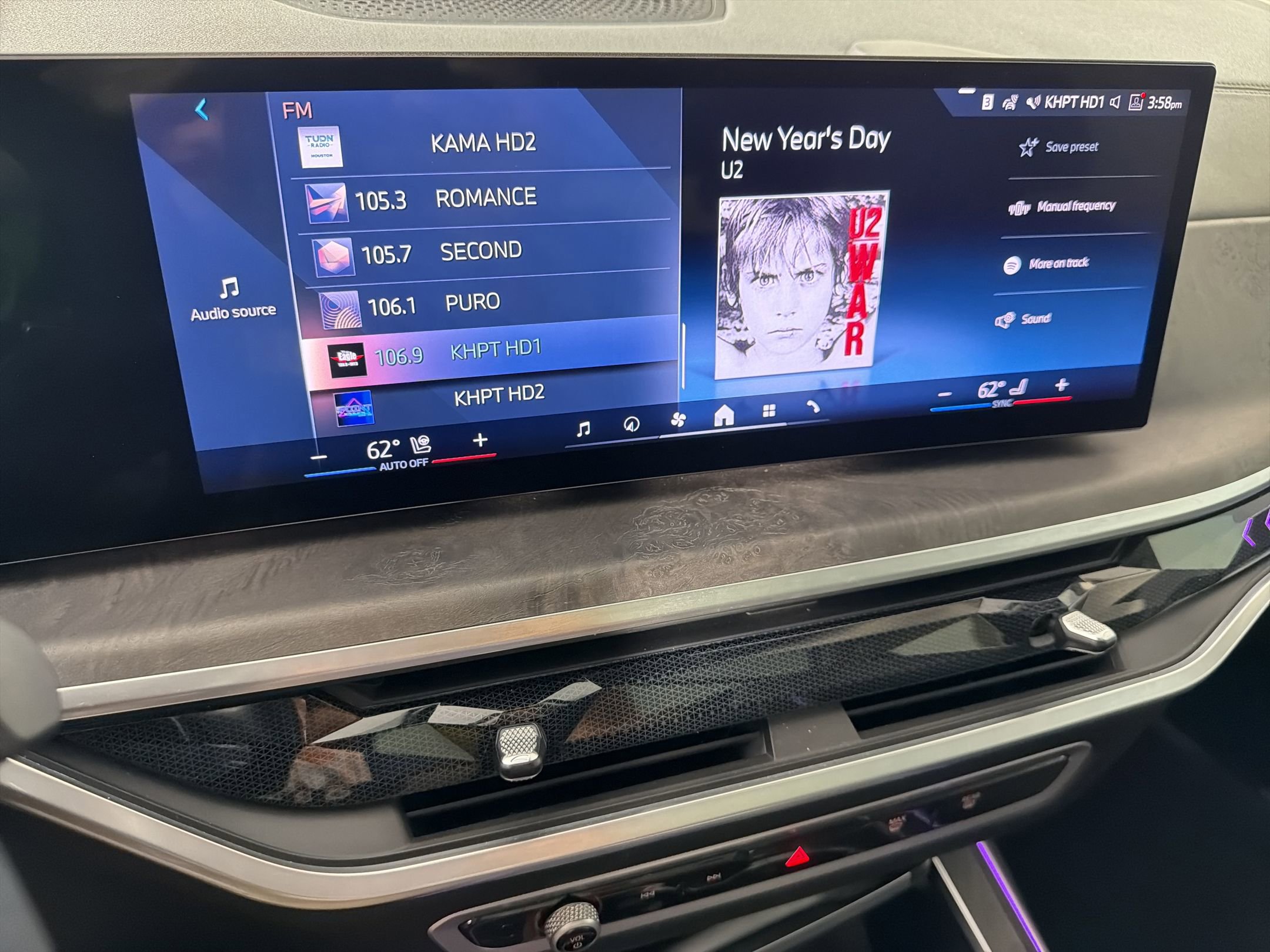 Used 2024 BMW X7 xDrive40i w/ Climate Comfort Package AWD/4WD image 22