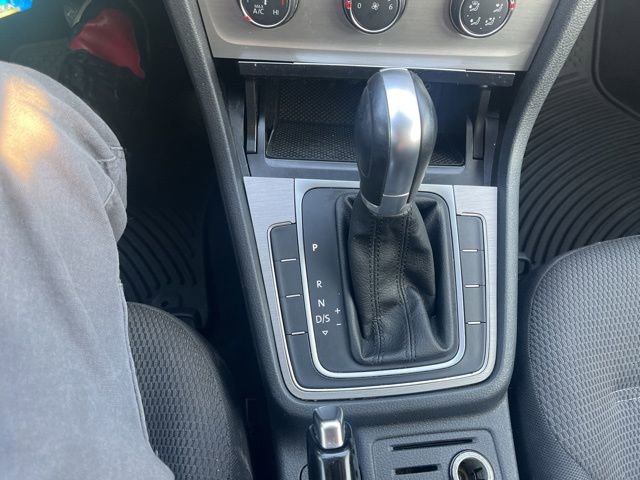 Used 2017 Volkswagen Golf SEL image 21