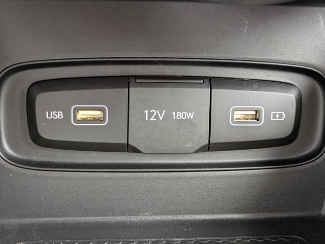 Used 2022 Hyundai Venue SEL FWD image 22