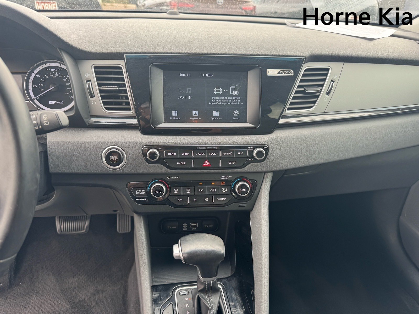 Used 2017 Kia Niro EX FWD image 20