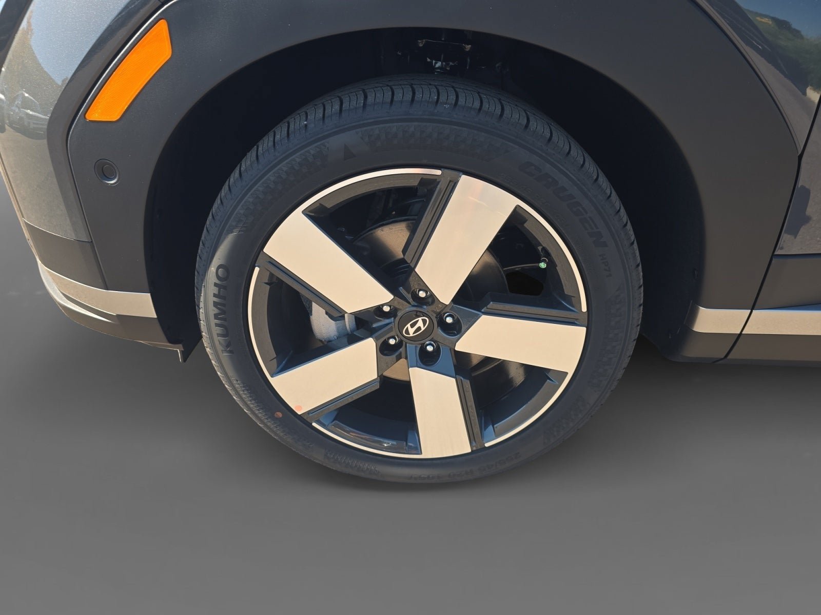 New 2027 Hyundai Santa Fe Limited FWD image 9
