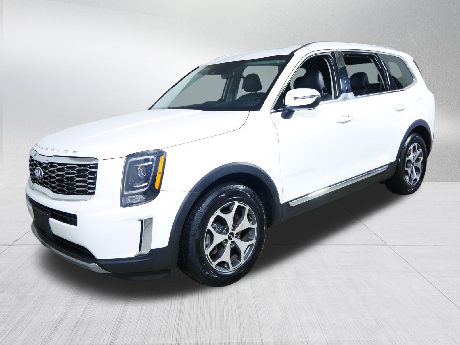 Used 2020 Kia Telluride EX w/ Towing Package FWD image 3