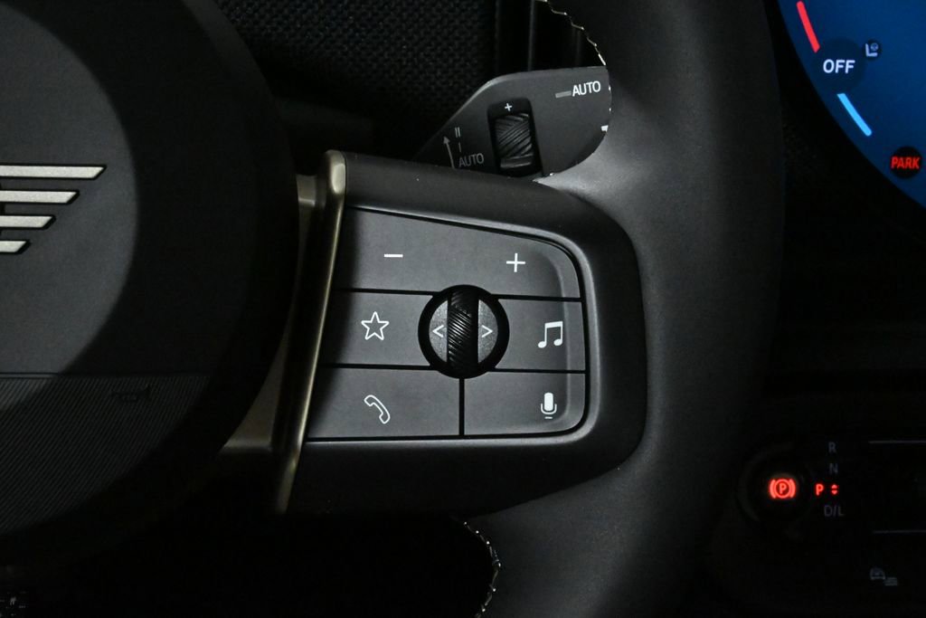 Used 2025 MINI Cooper 2-Door Hardtop image 19