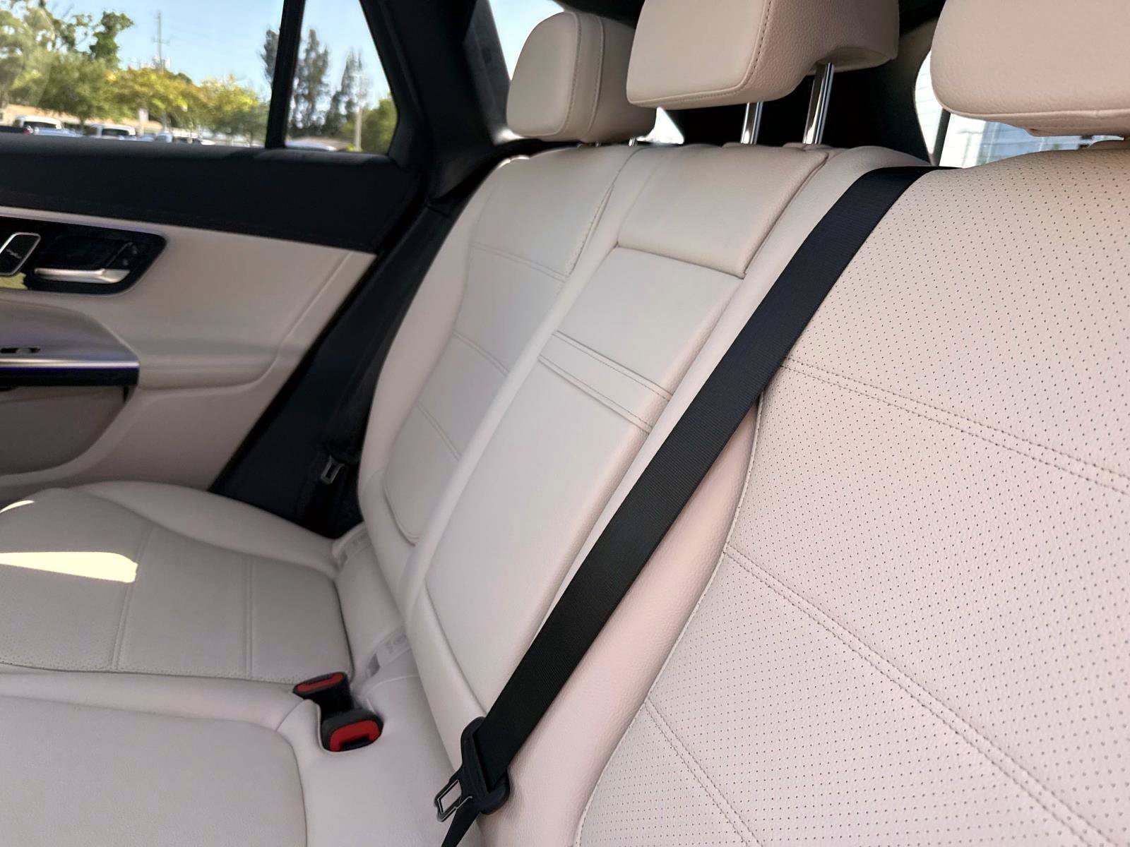 New 2027 Mercedes-Benz GLC 300 image 13