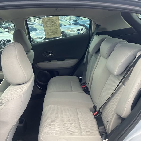 Used 2022 Honda HR-V LX image 17