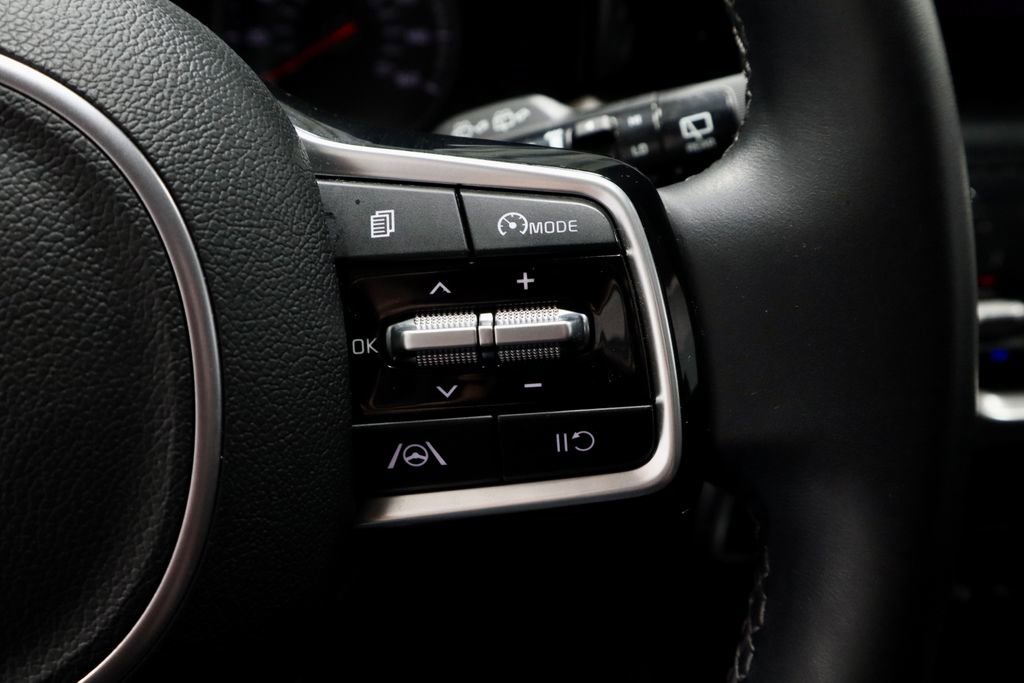 Used 2023 Kia Sorento S w/ Panoramic Sunroof Package image 33