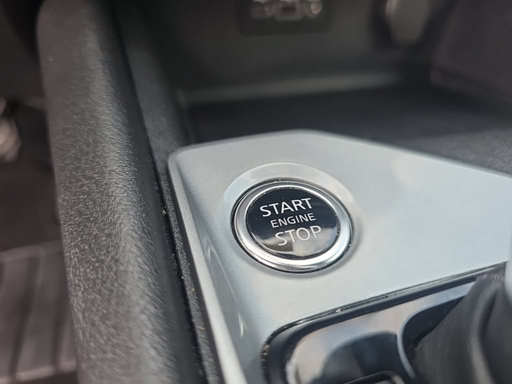 Used 2025 Nissan Altima 2.5 SV FWD image 23