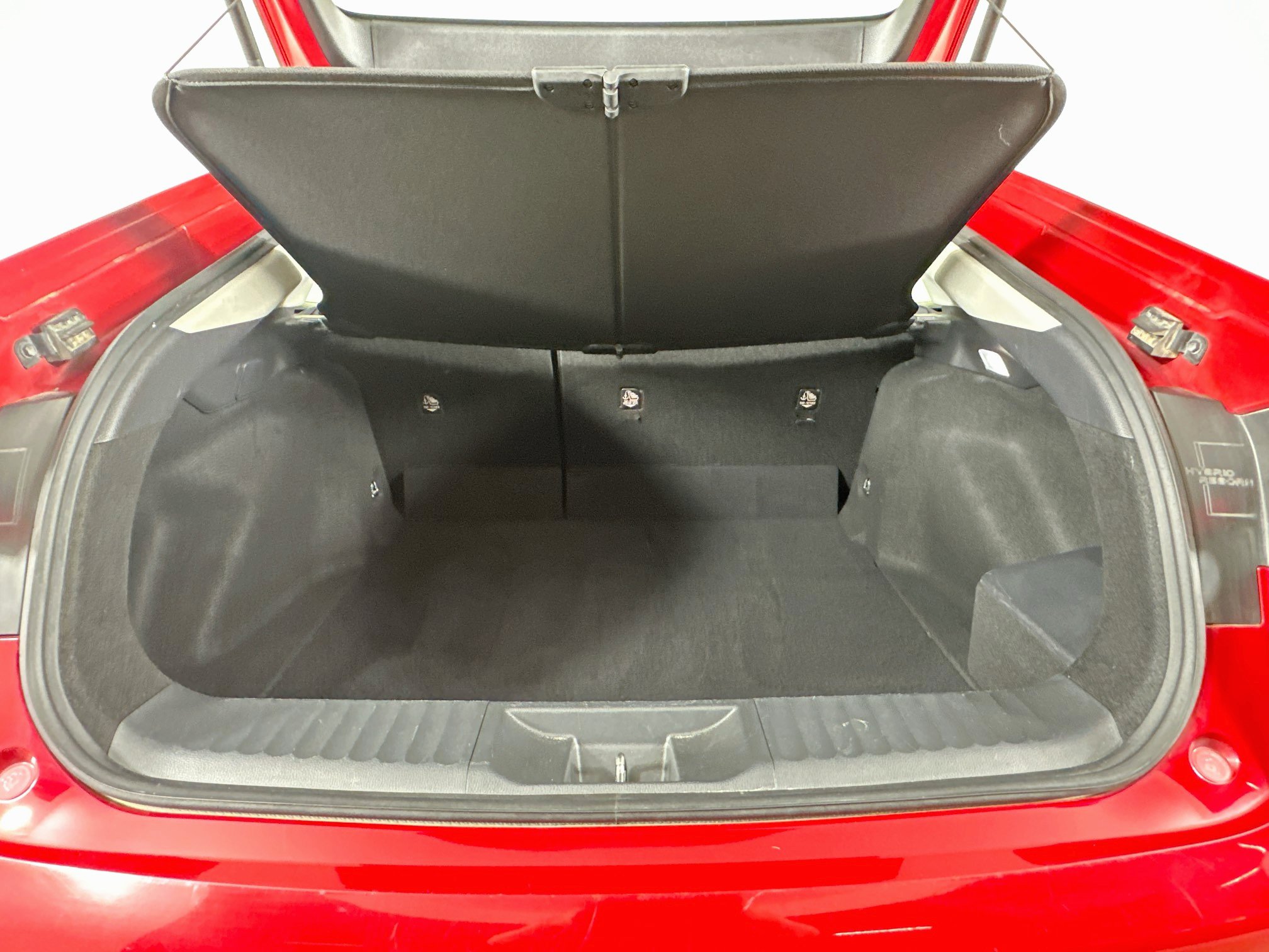 Used 2025 Toyota Prius LE FWD image 27