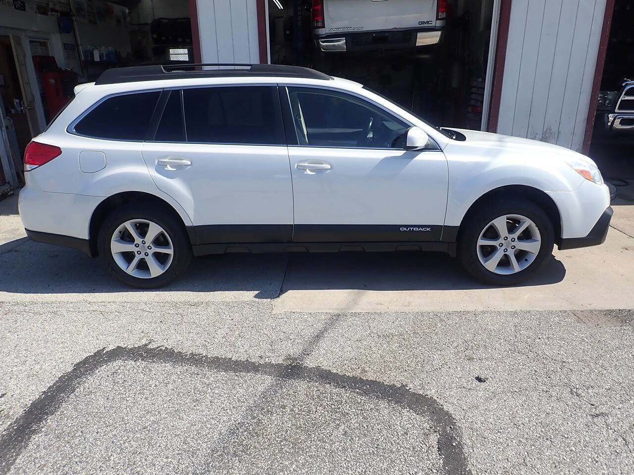 Used 2013 Subaru Outback 2.5i Premium w/ Popular Pkg 1B image 23