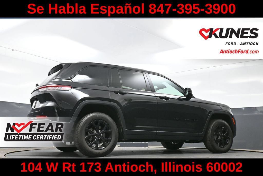 Used 2025 Jeep Grand Cherokee Altitude AWD/4WD image 56