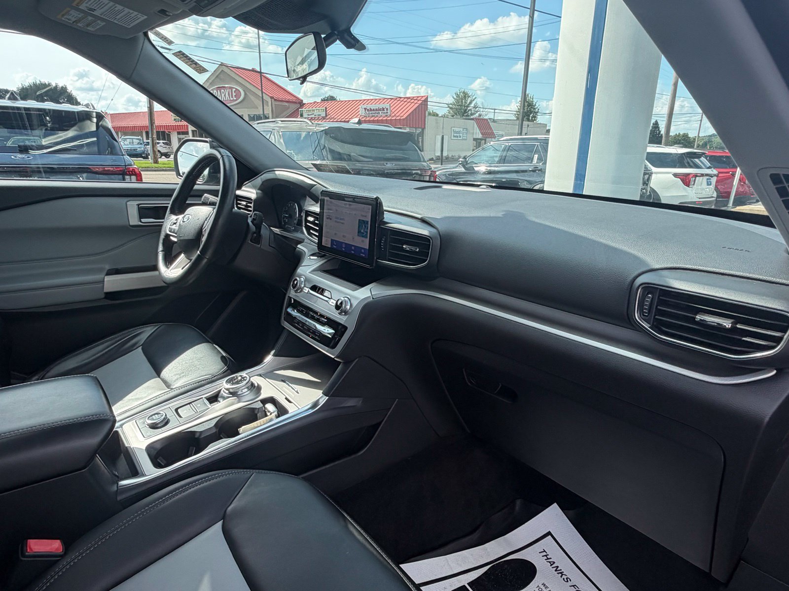 Used 2022 Ford Explorer XLT w/ Equipment Group 202A AWD/4WD image 49