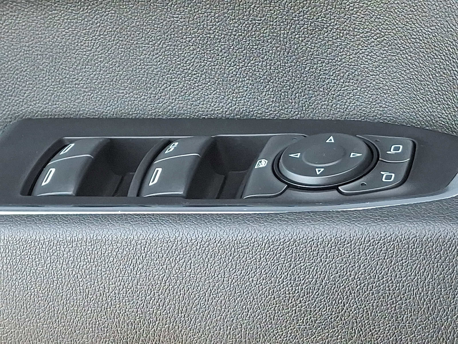 Used 2025 Chevrolet Silverado 1500 LT image 26