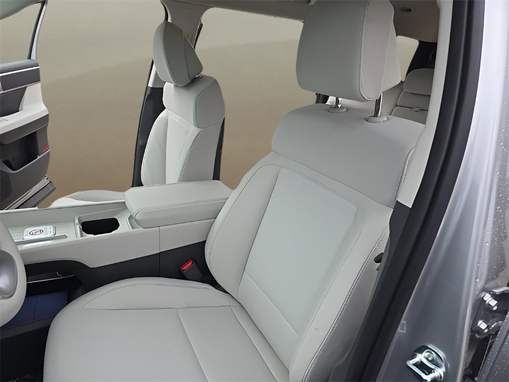 New 2026 Hyundai Santa Fe SE image 11