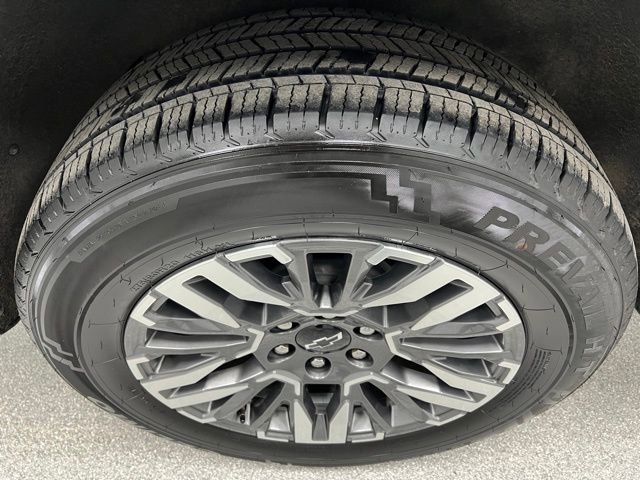 Used 2025 Chevrolet Tahoe Z71 image 17