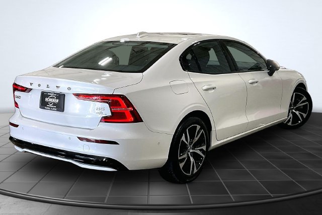 Used 2024 Volvo S60 B5 Plus FWD image 3