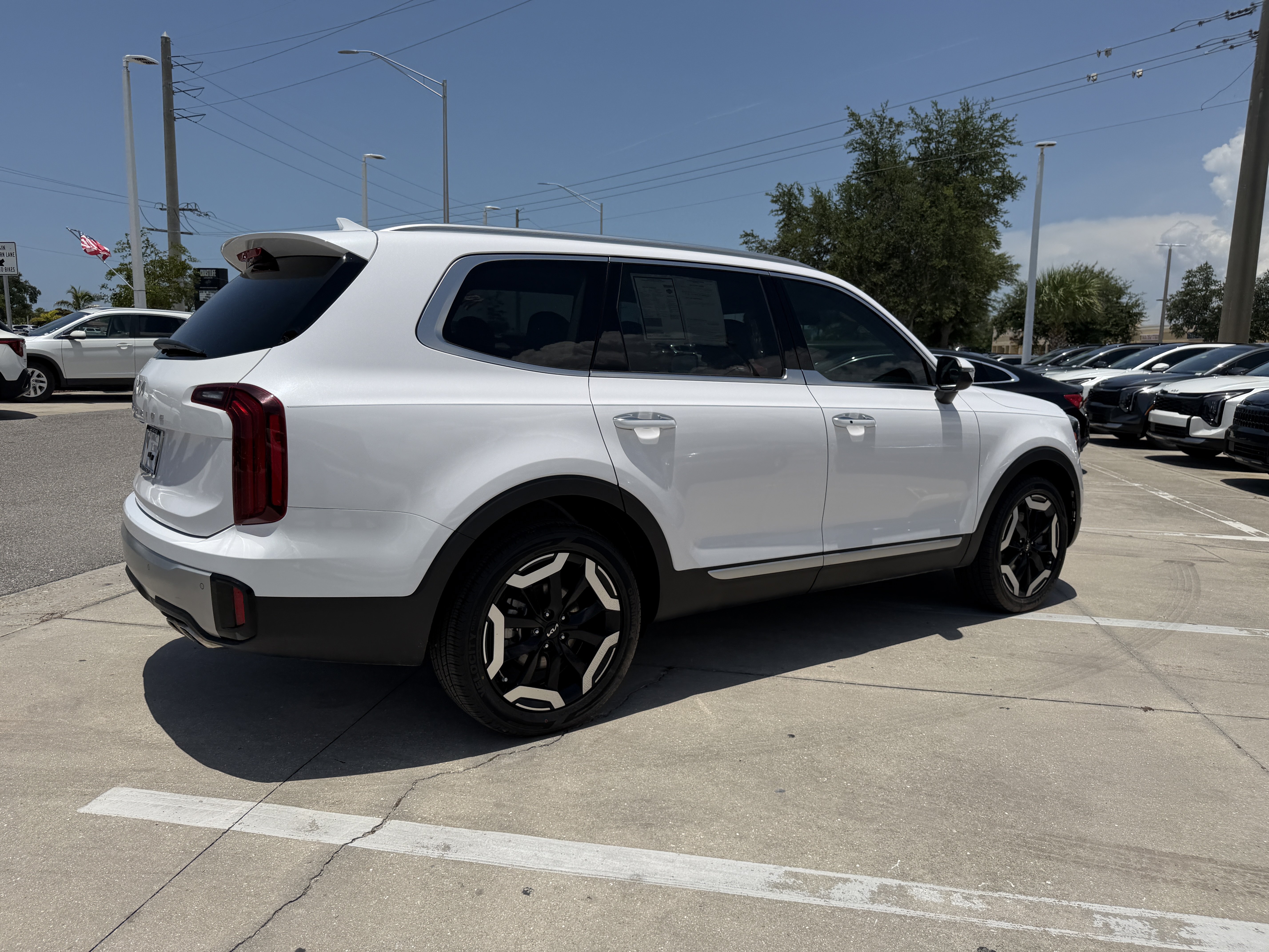 Certified 2024 Kia Telluride S FWD image 4