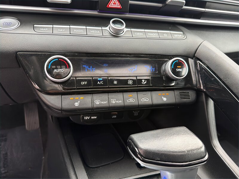 Used 2024 Hyundai Elantra Limited image 32