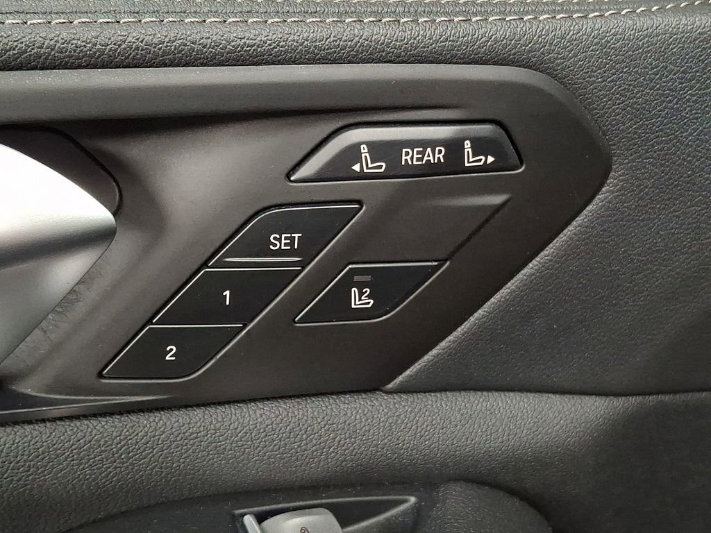 Certified 2022 BMW X7 xDrive40i w/ Premium Package image 25