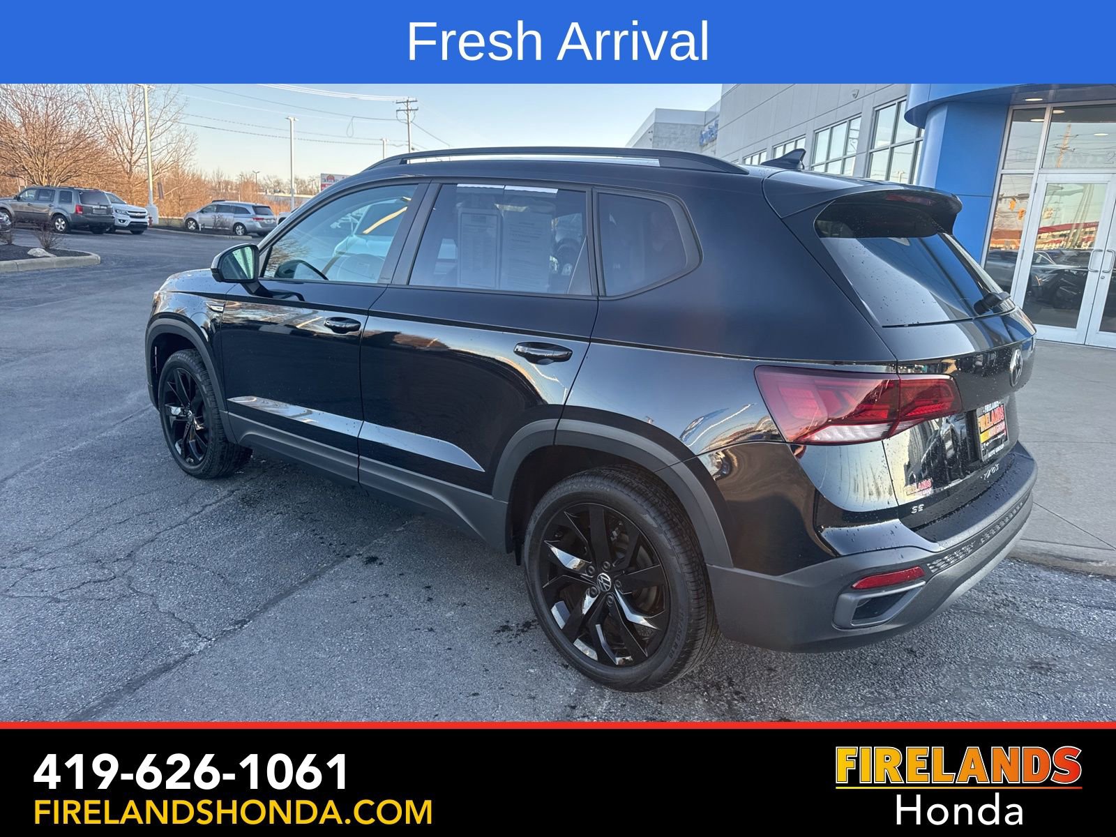 Used 2024 Volkswagen Taos SE image 3