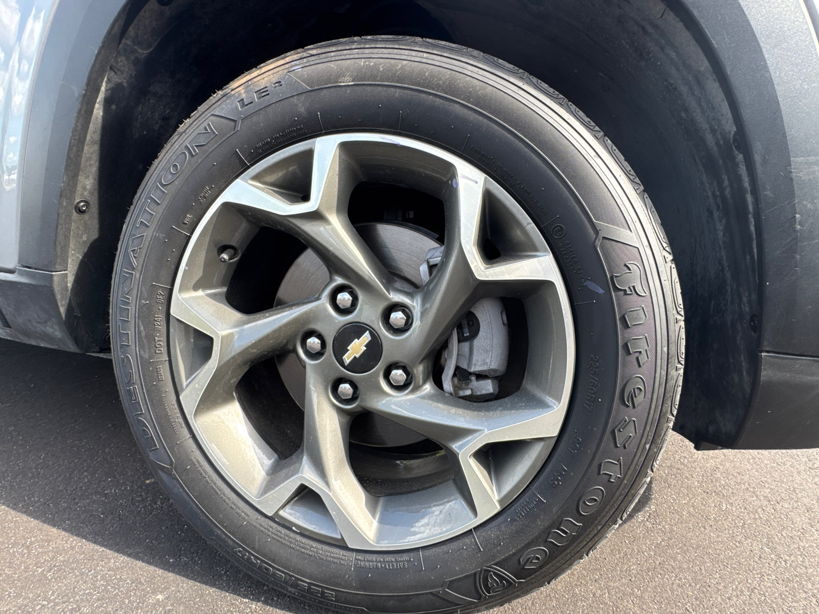 Used 2025 Chevrolet Trax LT FWD image 13
