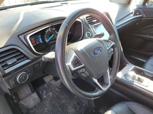 Used 2019 Ford Fusion Titanium FWD image 5