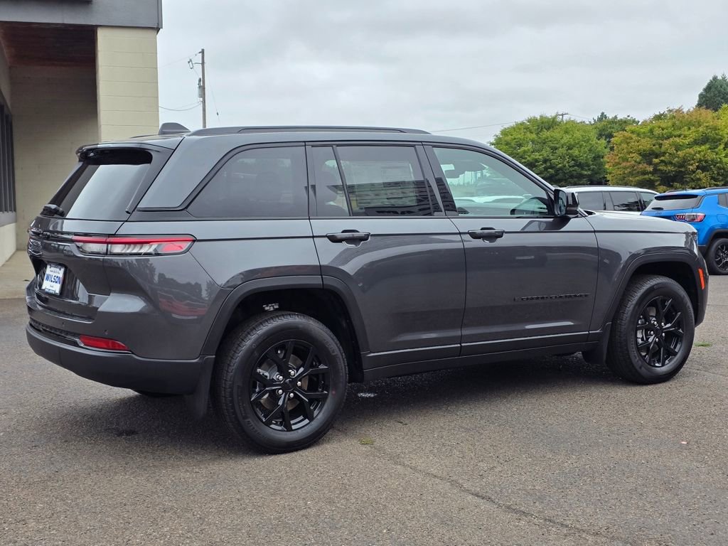 New 2025 Jeep Grand Cherokee Altitude AWD/4WD image 31