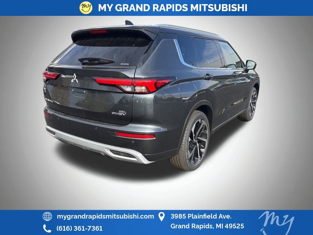 New 2025 Mitsubishi Outlander SEL image 3