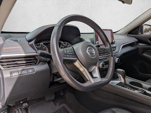 Used 2022 Nissan Altima 2.5 SR w/ Midnight Edition Package FWD image 6