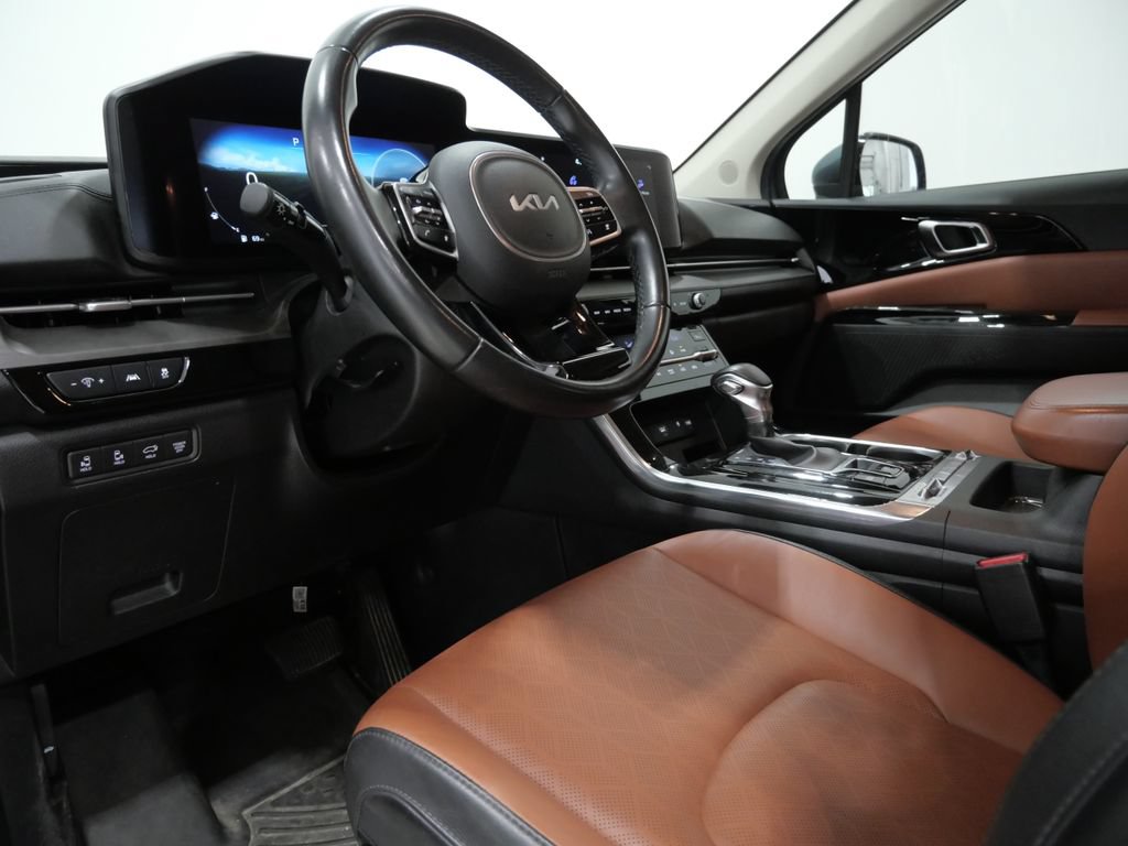 Used 2023 Kia Carnival SX FWD image 11